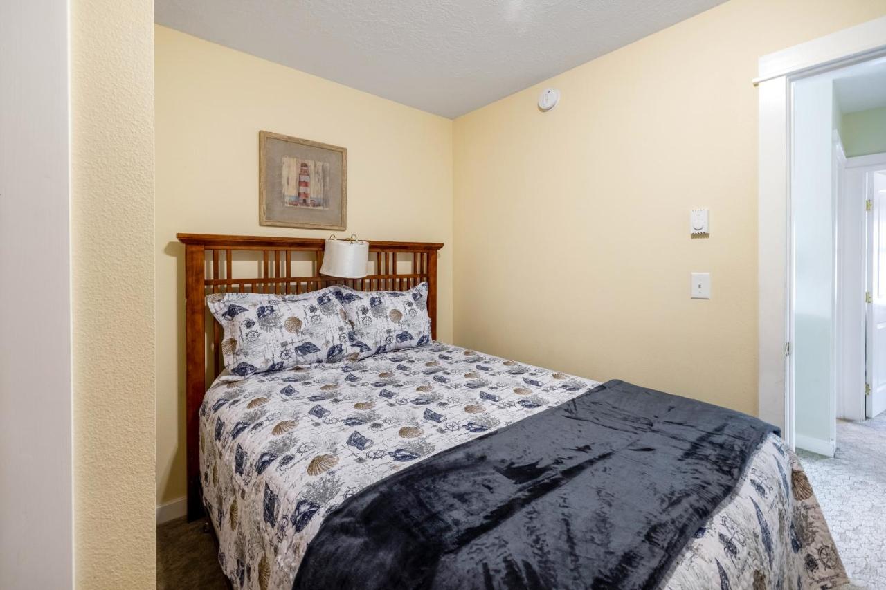 Captain'S Quarters And Cabins Depoe Bay Kamer foto